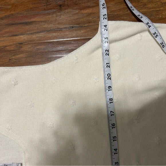 The Bentley Plus Cream Sleeveless Knit Top Flower Embroidery Size 2X Ramie - Picture 6 of 8